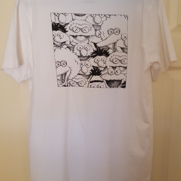 *SOLD* KAWS x UNIQLO Sesame Street XX T-Shirt - Picture 4 of 5